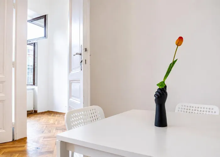 Appartement Cozy 2br With Tv & Netflix, Steps From Akh Vienne