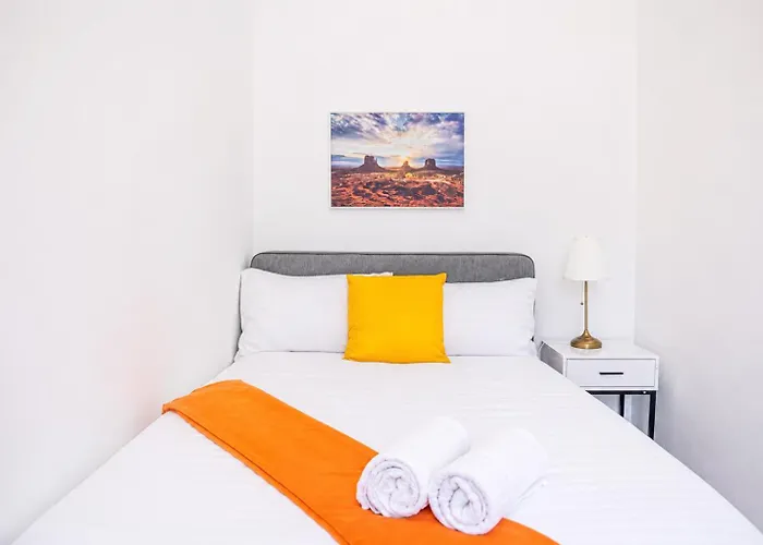 Cozy 2br With Tv & Netflix, Steps From Akh *