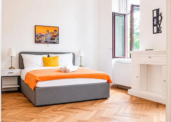 Cozy 2br With Tv & Netflix, Steps From Akh Appartement Vienne